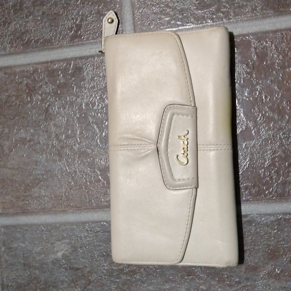 White full size coach wallet - Picture 1 of 4